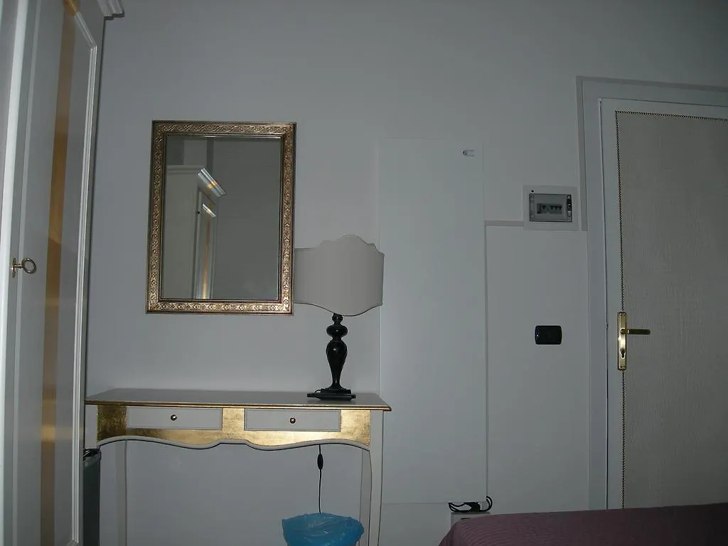 Hotel Due Spade Fidenza Italië